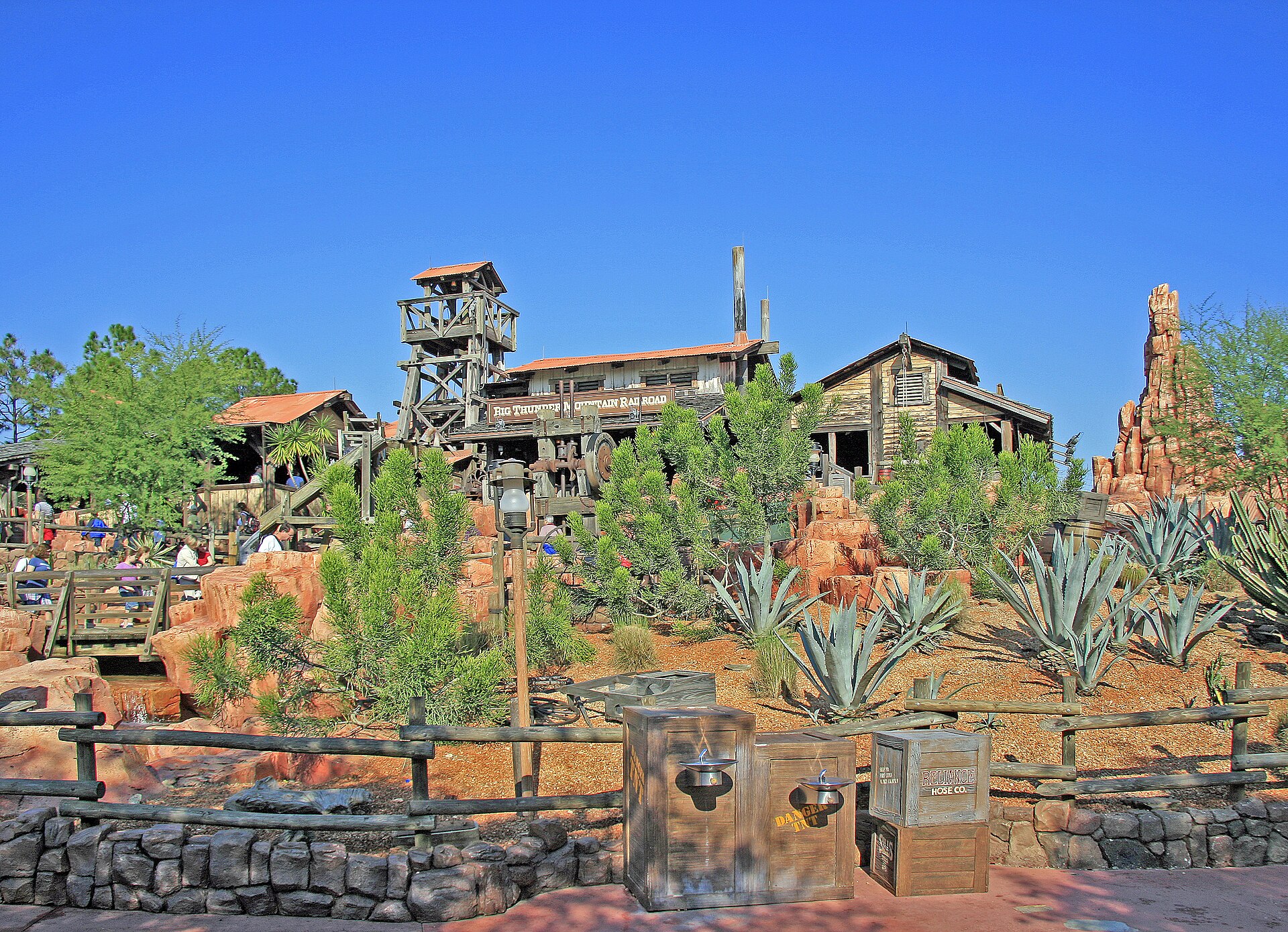 Big Thunder Mountain Railroad, Frontierland
